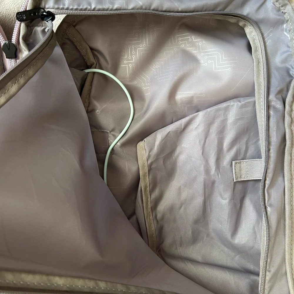 SWISSGEAR Viibe Core Dusty Lilac Travel Backpack with Charger Cord
