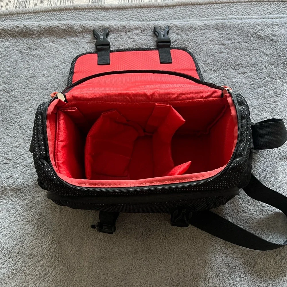N/A compact black