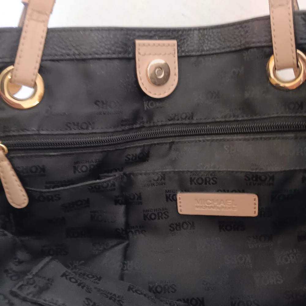 Michael Kors Black and Tan Leather Tote Bag 15