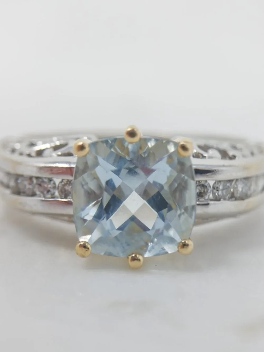 Vintage openwork stones rise
