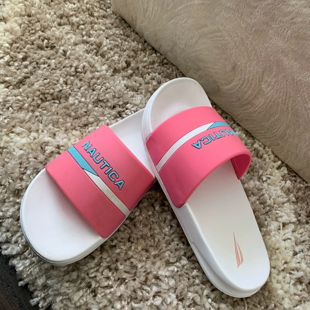 Nautica slides flip