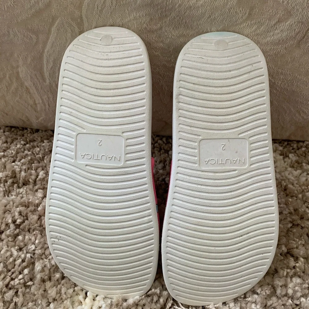 Nautica slides flip