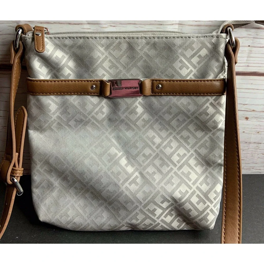 TOMMY‎ HILFIGER Gray Handbag Crossbody Purse