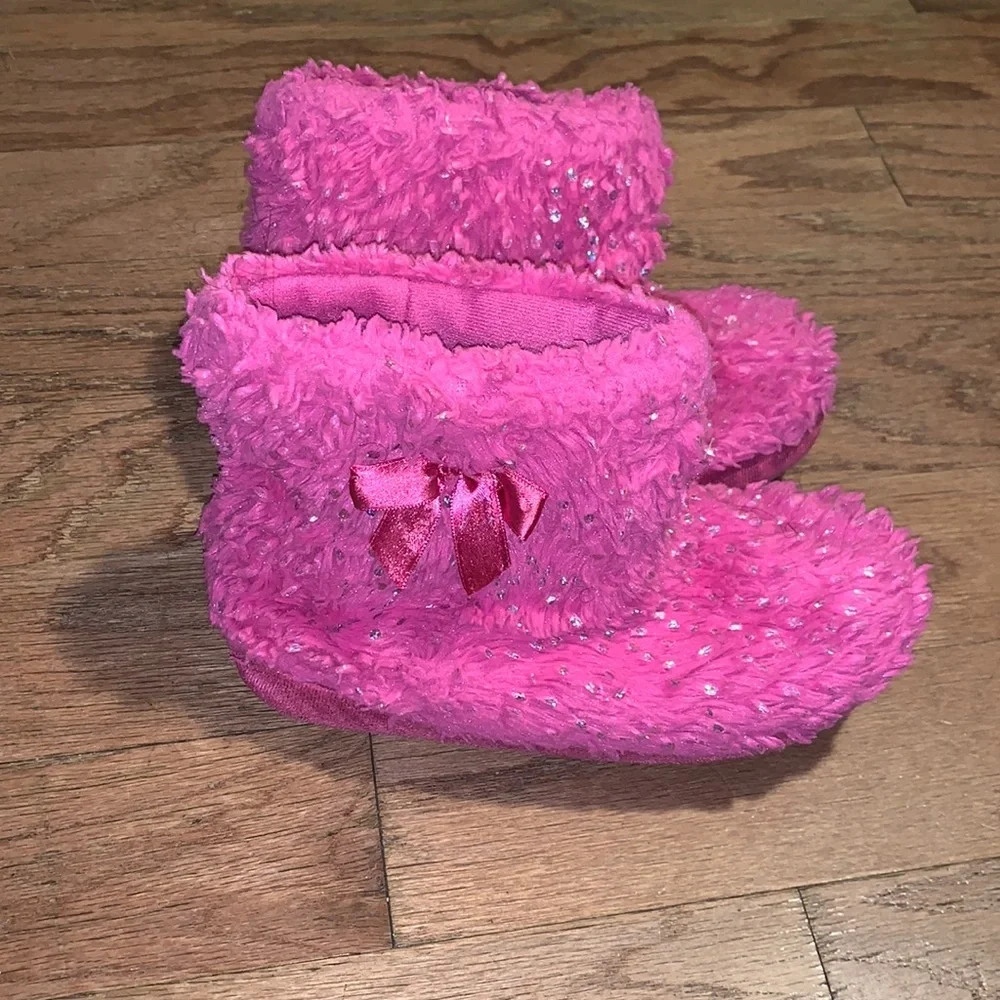 Girls slippers size‎ 2/3