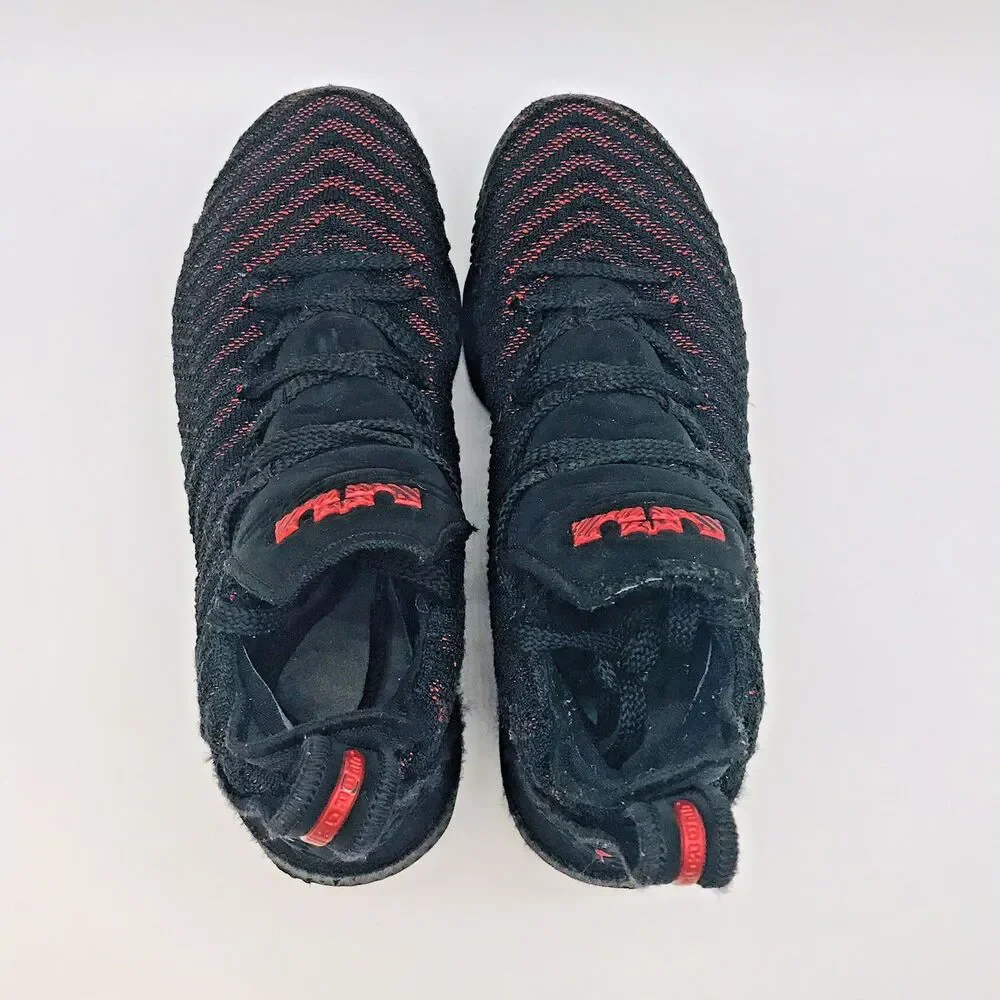 Nike lebron 16