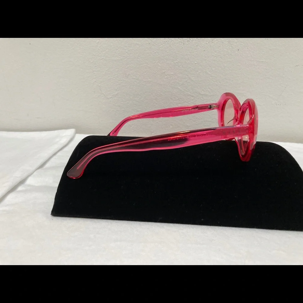 Diff Eyewear cleaning sunnies main