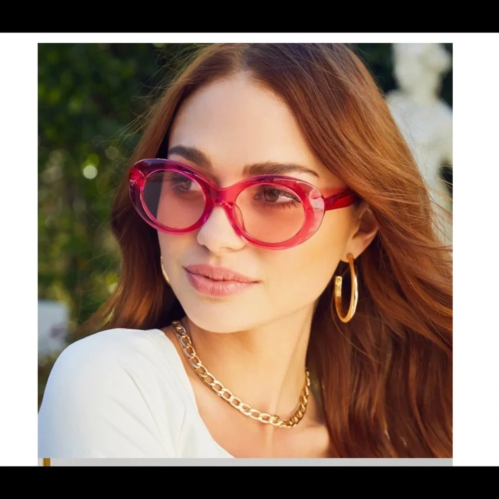 Diff Eyewear heads transparent