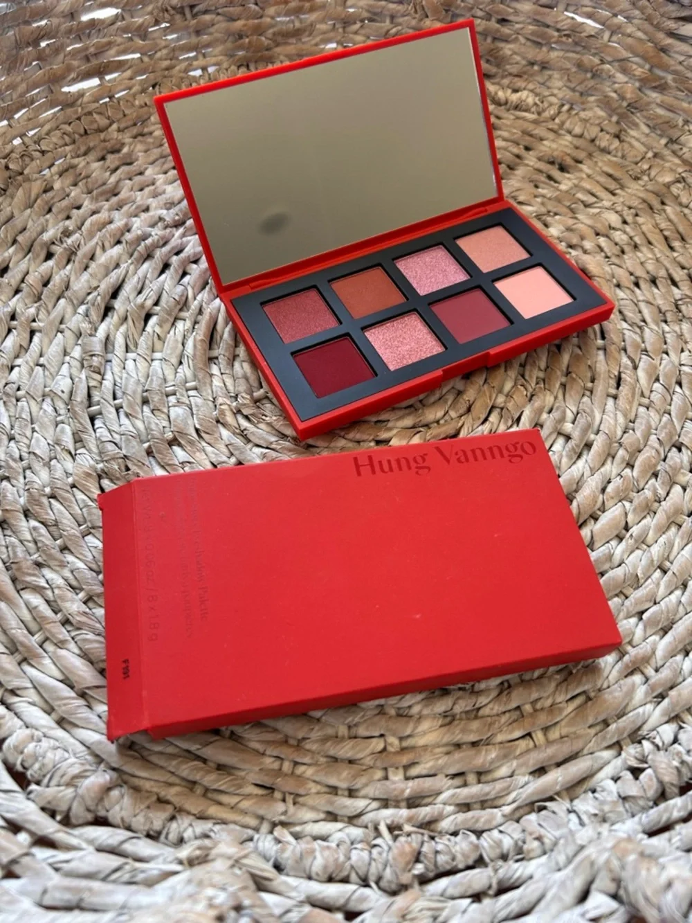New Hung Vanngo Color Story Eyeshadow Palette Rebellious Red & Pink