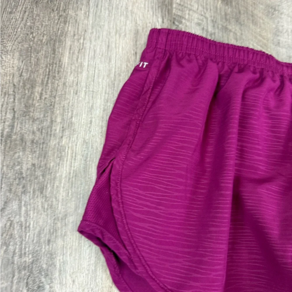 Nike size magenta