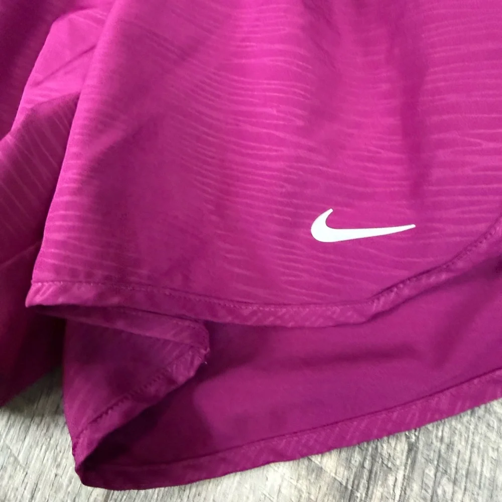 Nike size magenta