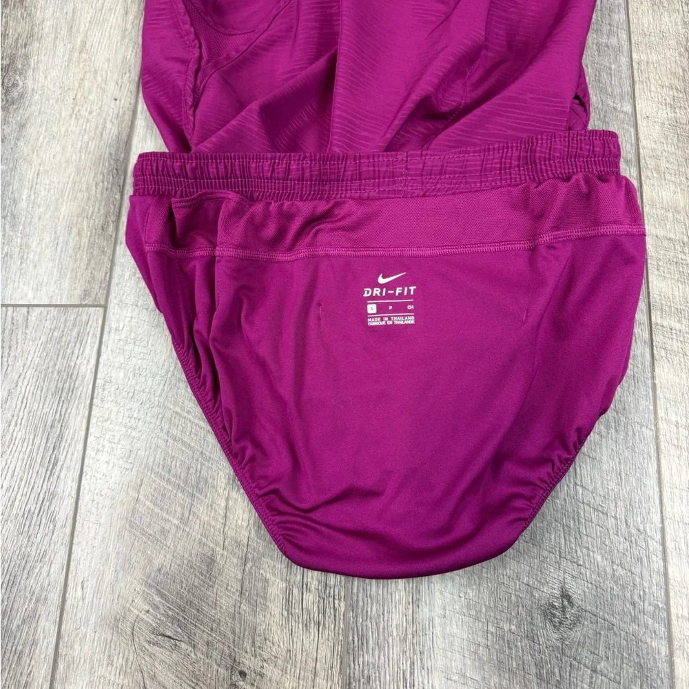 Nike size magenta