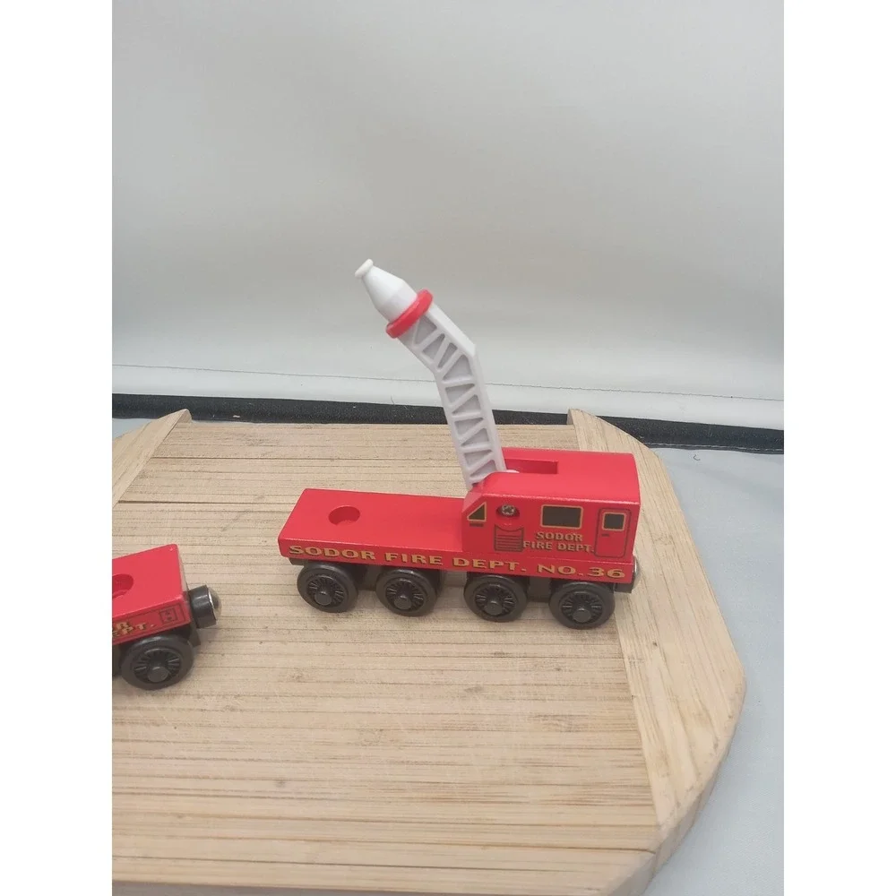 Thomas The Tank Engine Friends Wooden Railway Sodor Dept 36 FIRE TRUCK& TN Read
