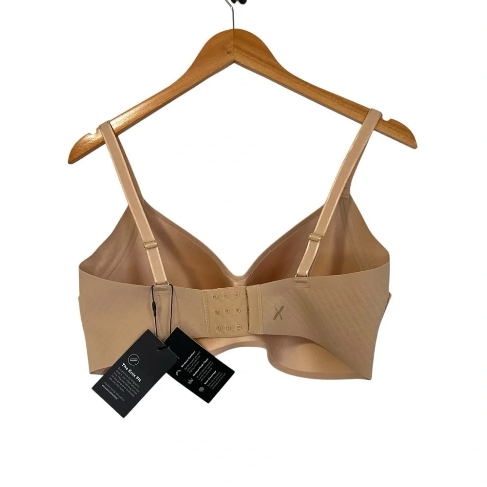 Knix Wing Womans Contour Bra Size 7+ Beige Wireless Molded Foam Cups NWT