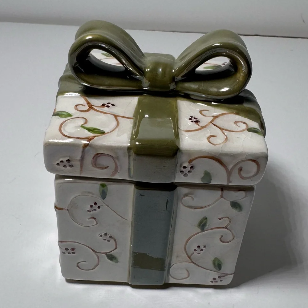 Yankee Candle Christmas Present Gift Box Tealight Ceramic Trinket Dish Green Bow