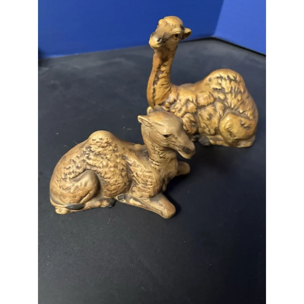 Vintage Fur Camel Figurine with Blanket & Brass Chain – Handcrafted Animal Decor