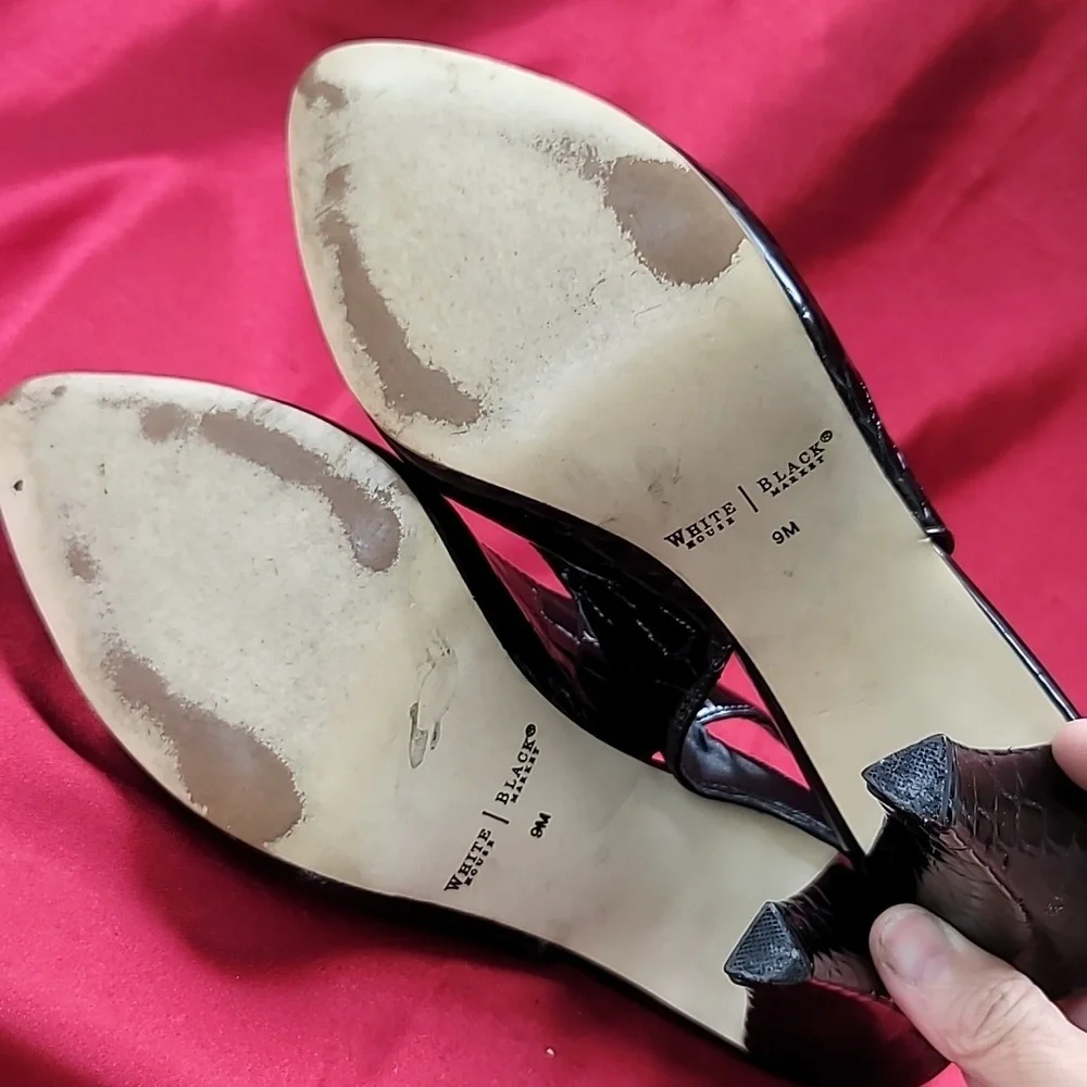 WHBM sz9 Alligator print patent leather slingback pump.