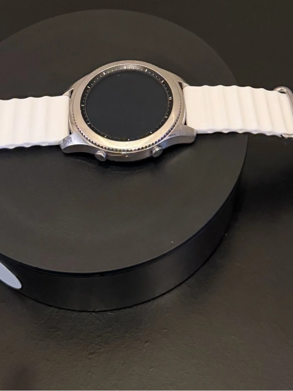 Samsung Gear S3 Classic Smartwatch - Silver Case with White Band