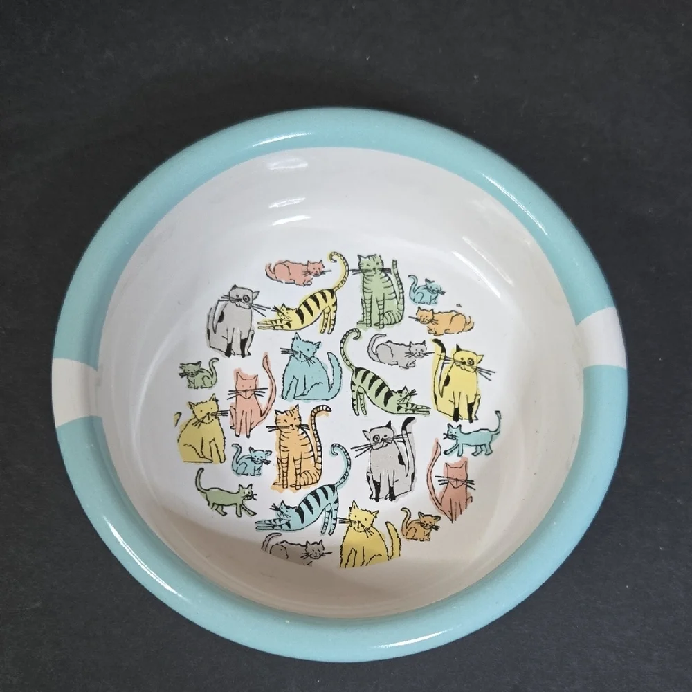 Stoneware ceramic cat