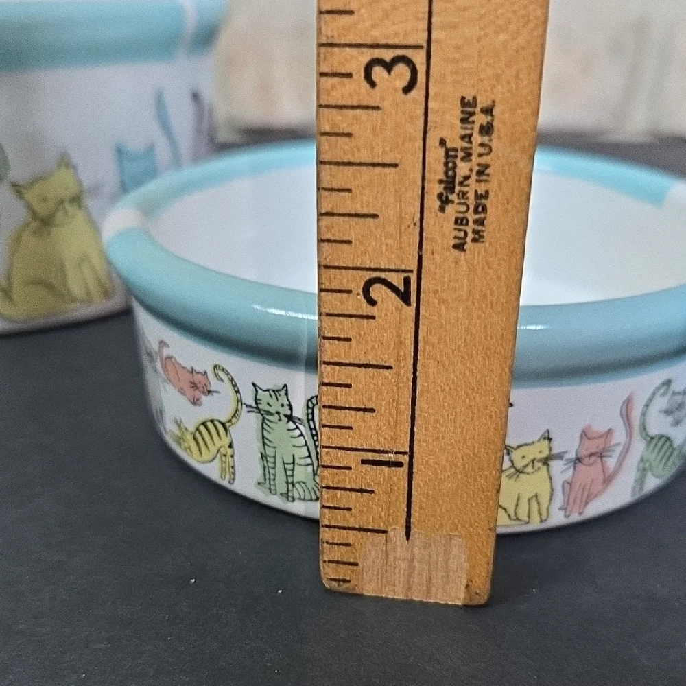 Stoneware ceramic cat