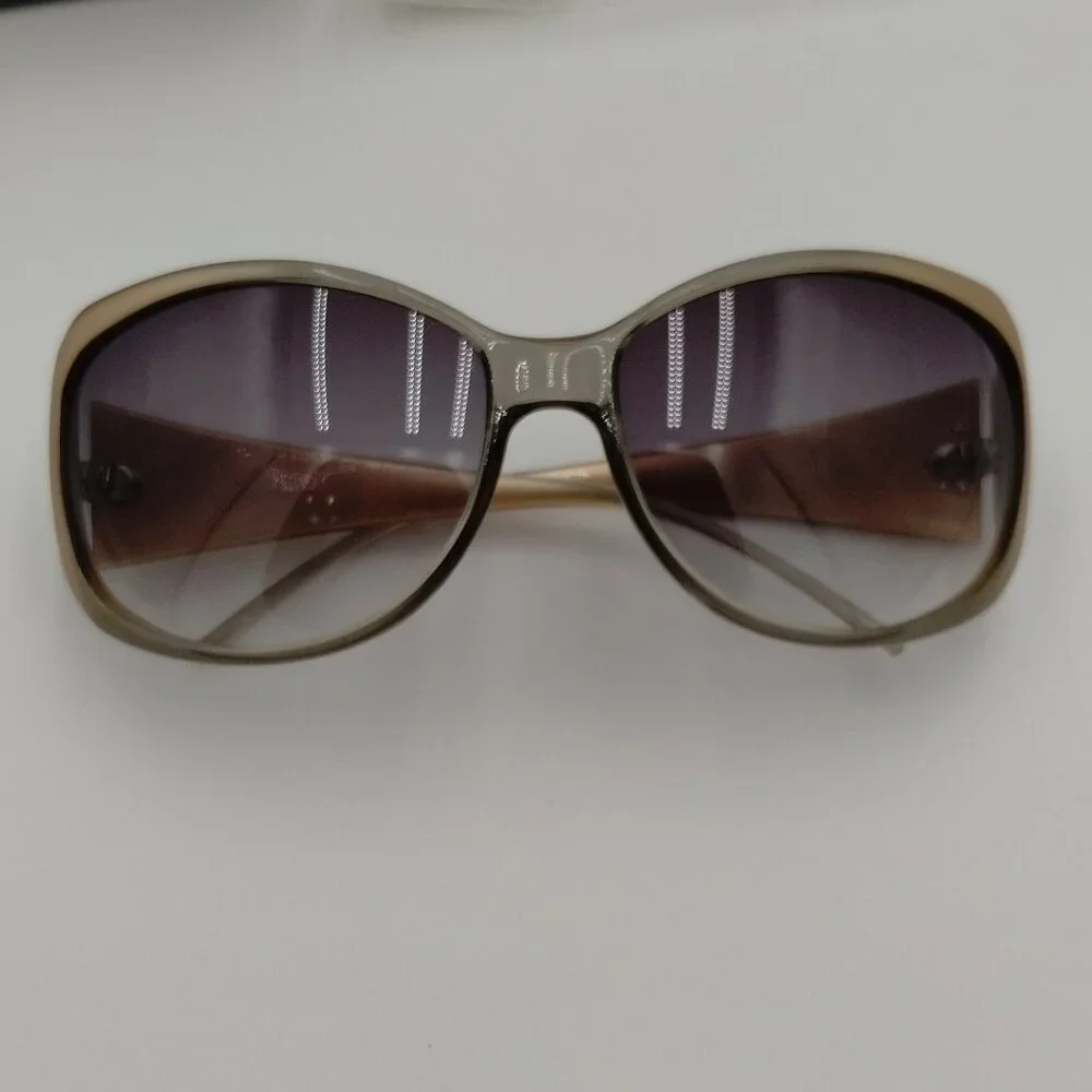 Givenchy sgv 722