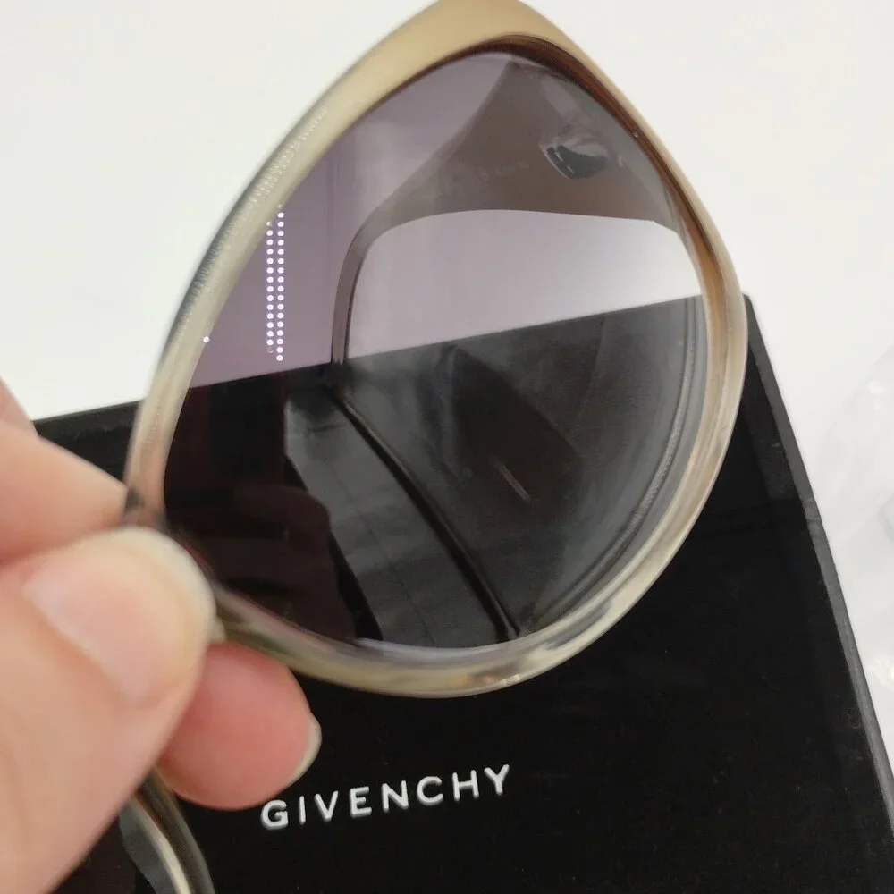Givenchy sgv 722