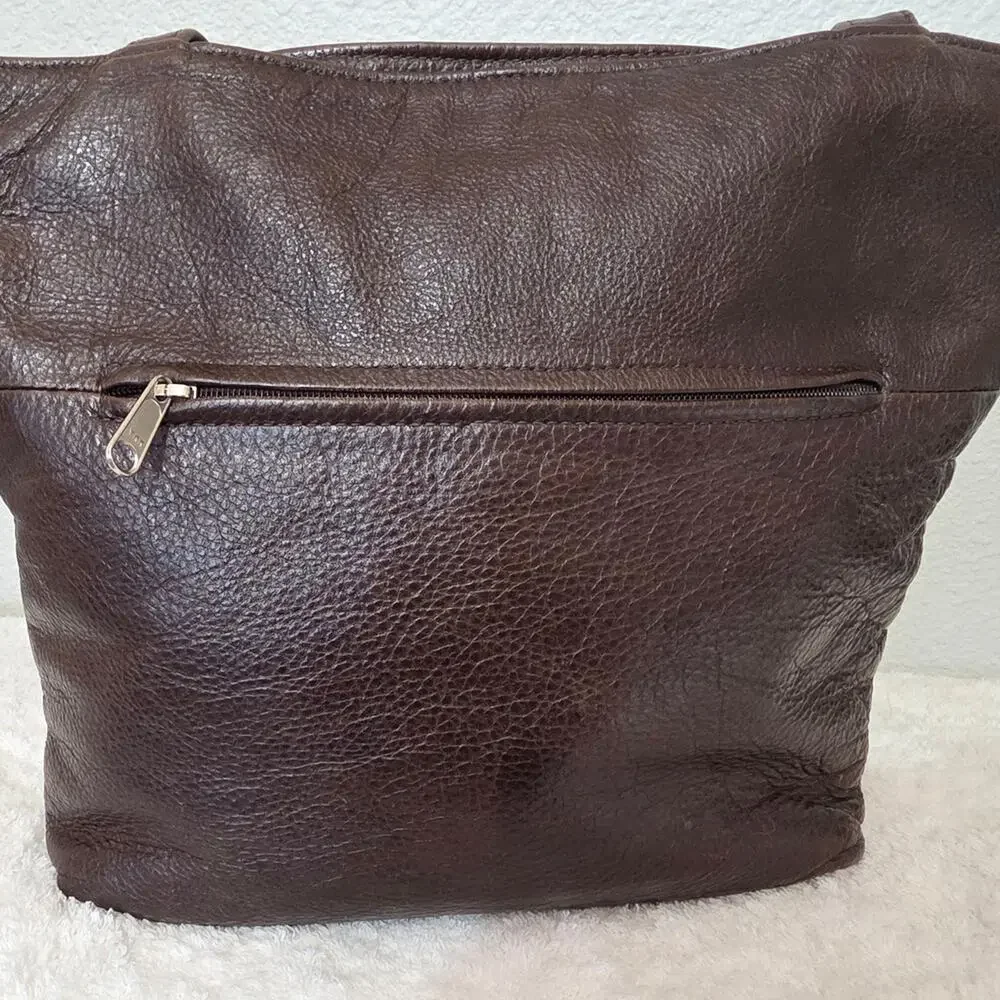 Chic Embossed Leather Shoulder Bag in Rich Brown