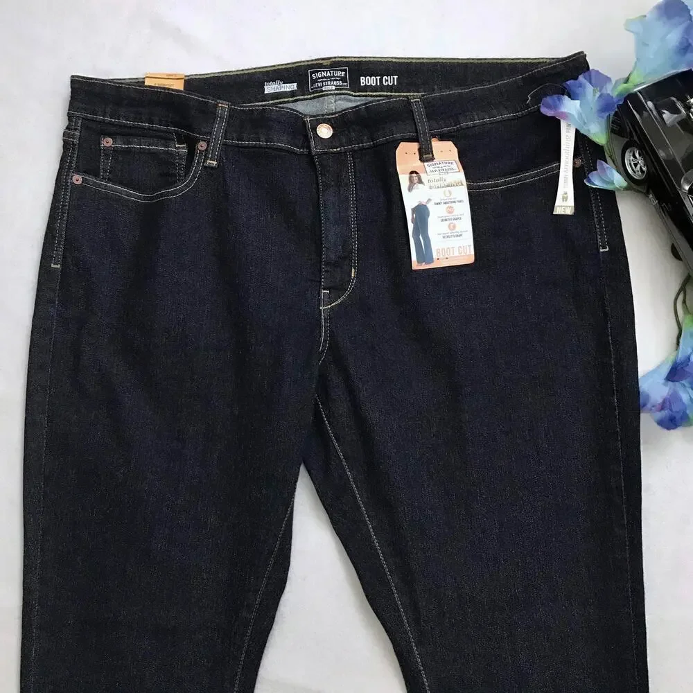 Levi's NWT Dark Wash Shaping Boot Cut Jeans Women 24W Short