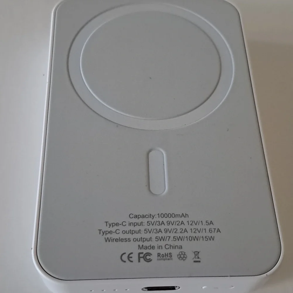 10,000 Milliamp Wireless Power Bank White Type C Input NIB