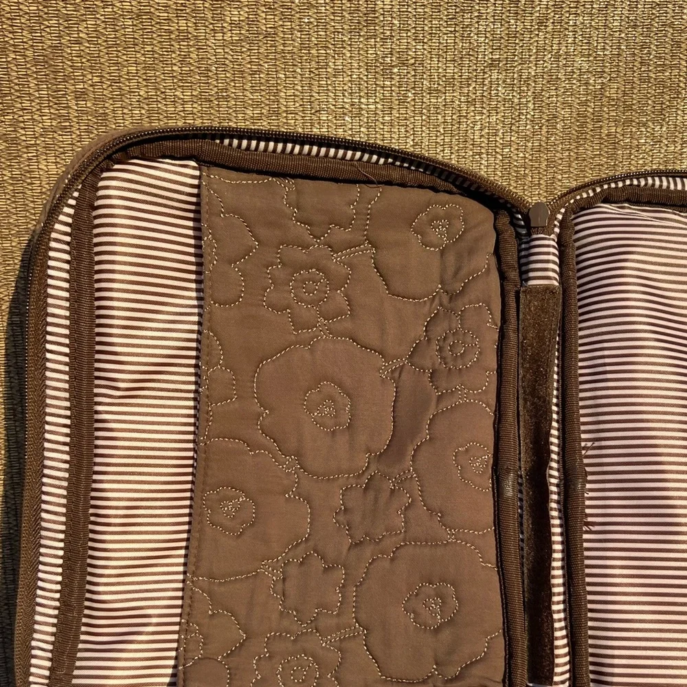 THIRTY ONE Brown Quilted Poppy Double Zip Cosmetic Bag Organizer Travel Handbag