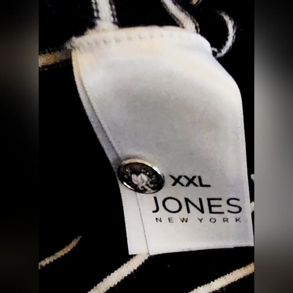 NWT JONES NY FULL BUTTON CARDIGAN
