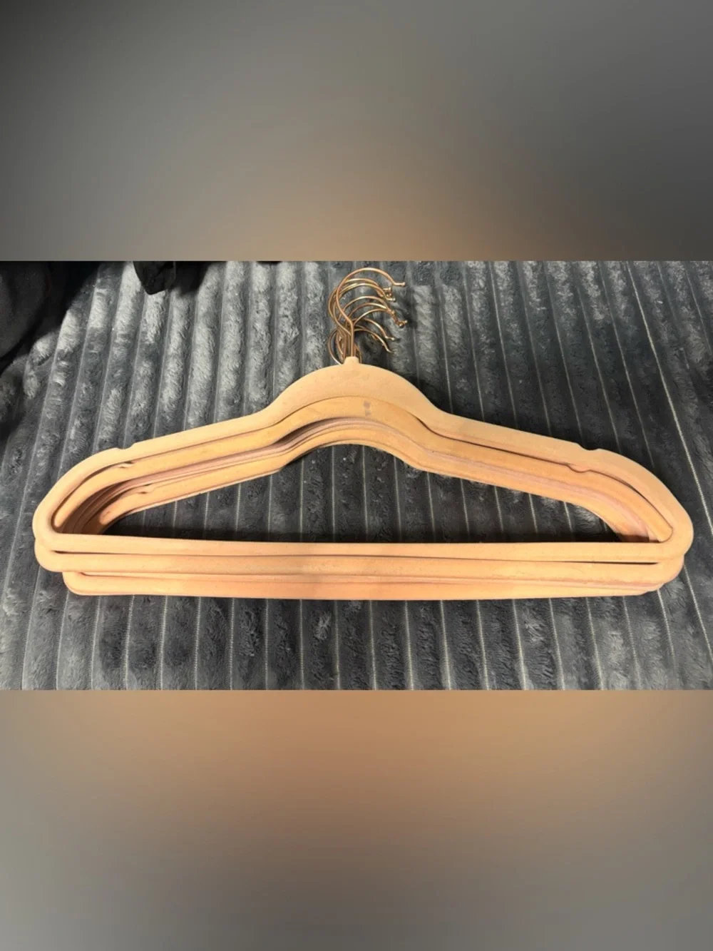 Velvet Non-Slip Black Clothing Hangers - Set