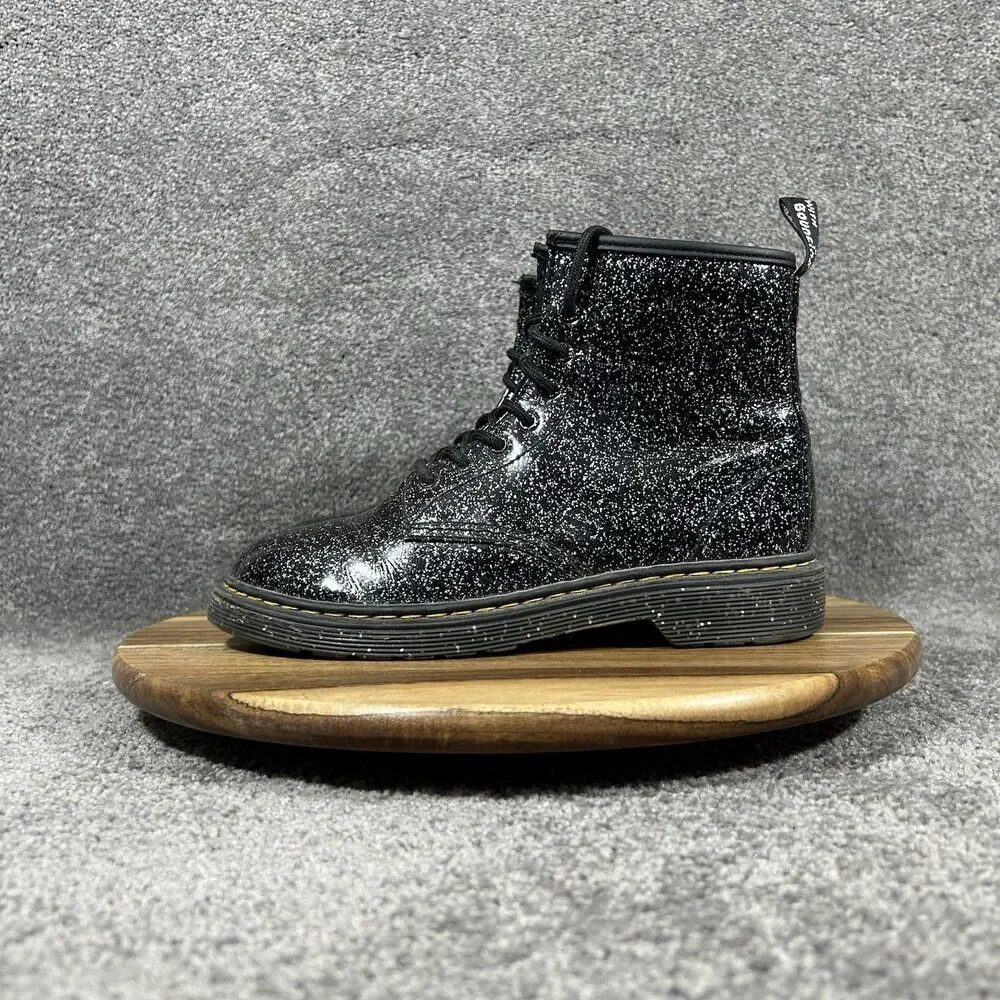 Dr. Martens product pair