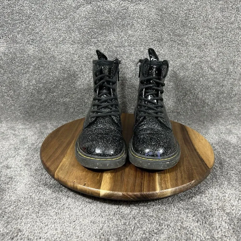 Dr. Martens product pair