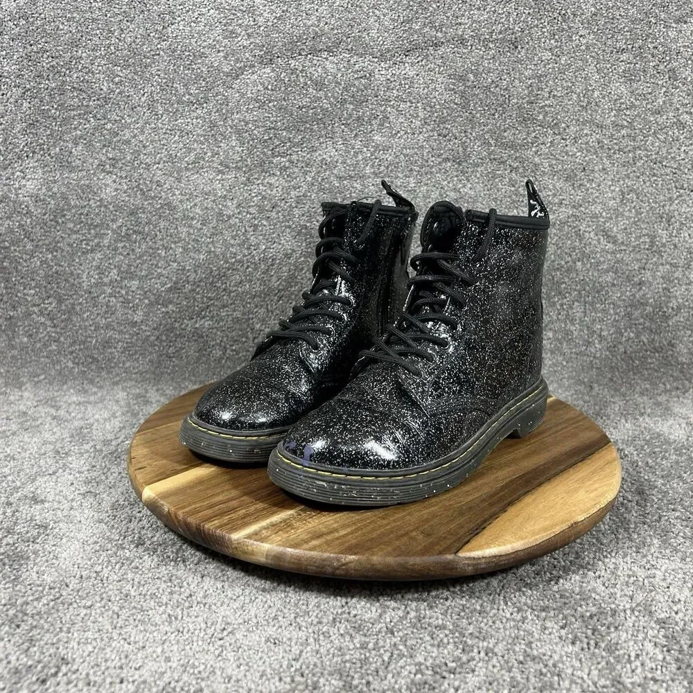 Dr. Martens product pair