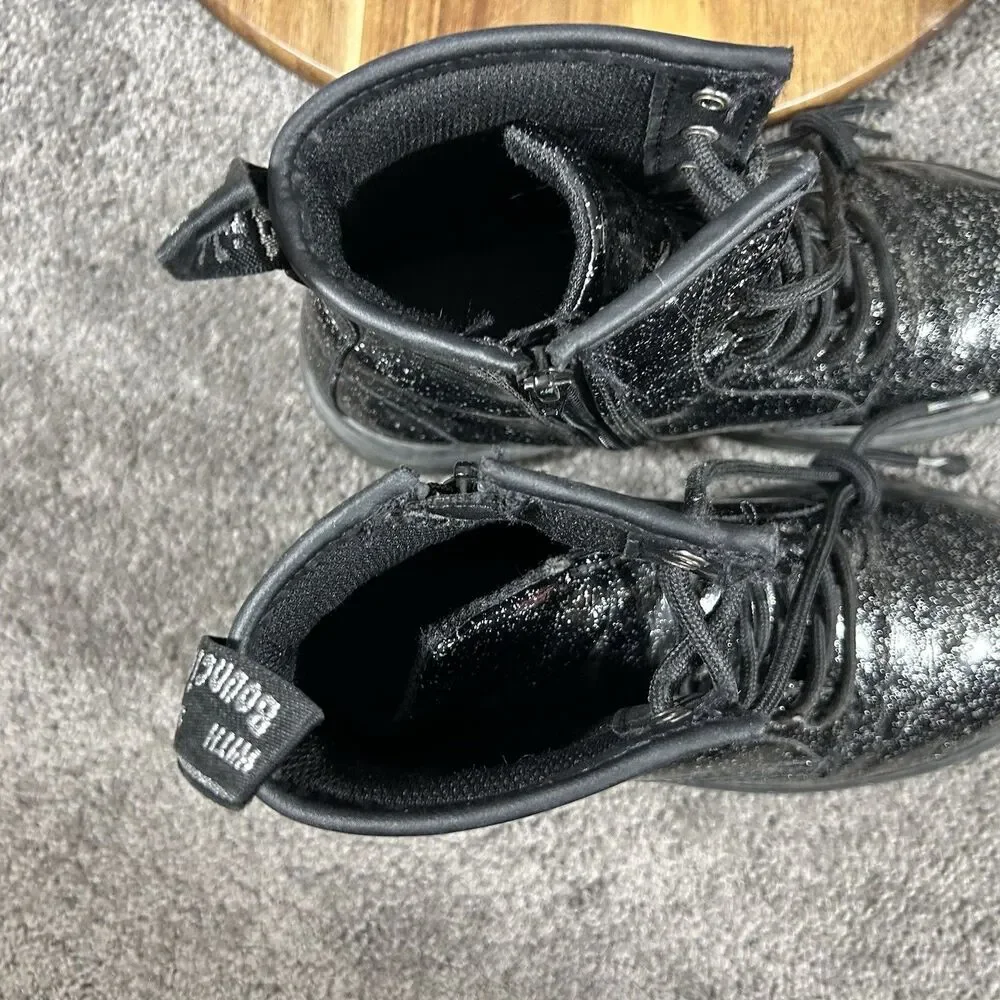 Dr. Martens product pair