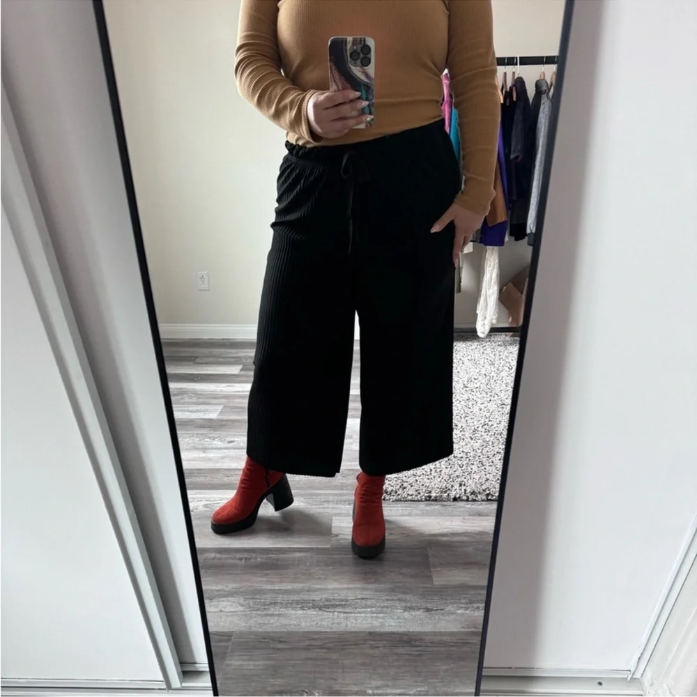 Stylish Black Women's Trousers Size L