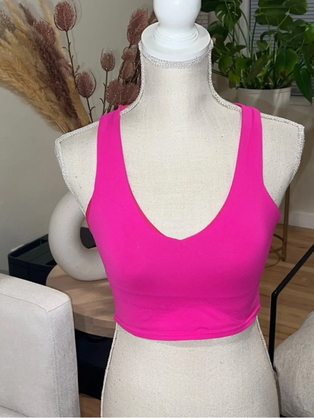 ALO Yoga bold hot