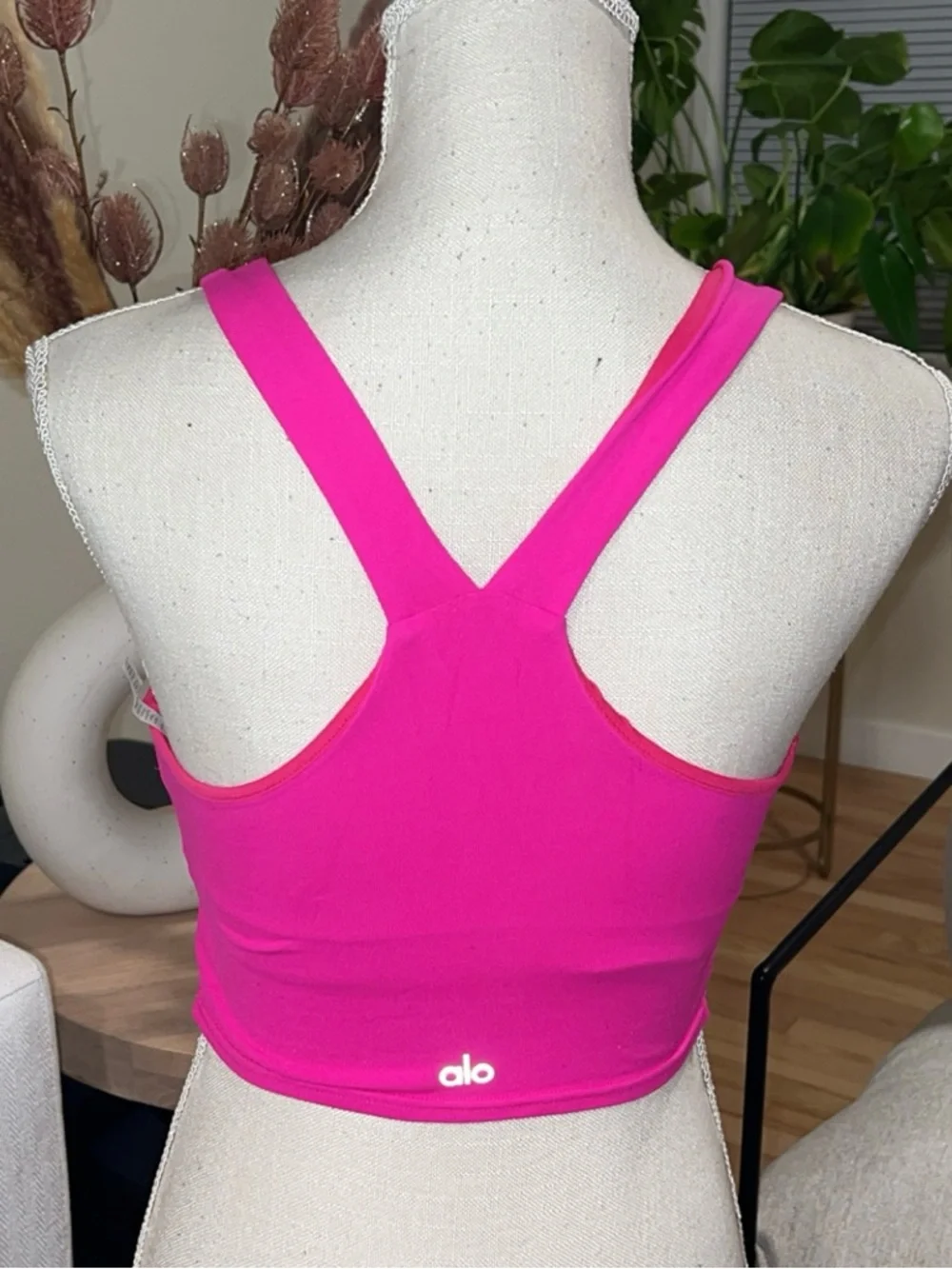 ALO Yoga bold hot