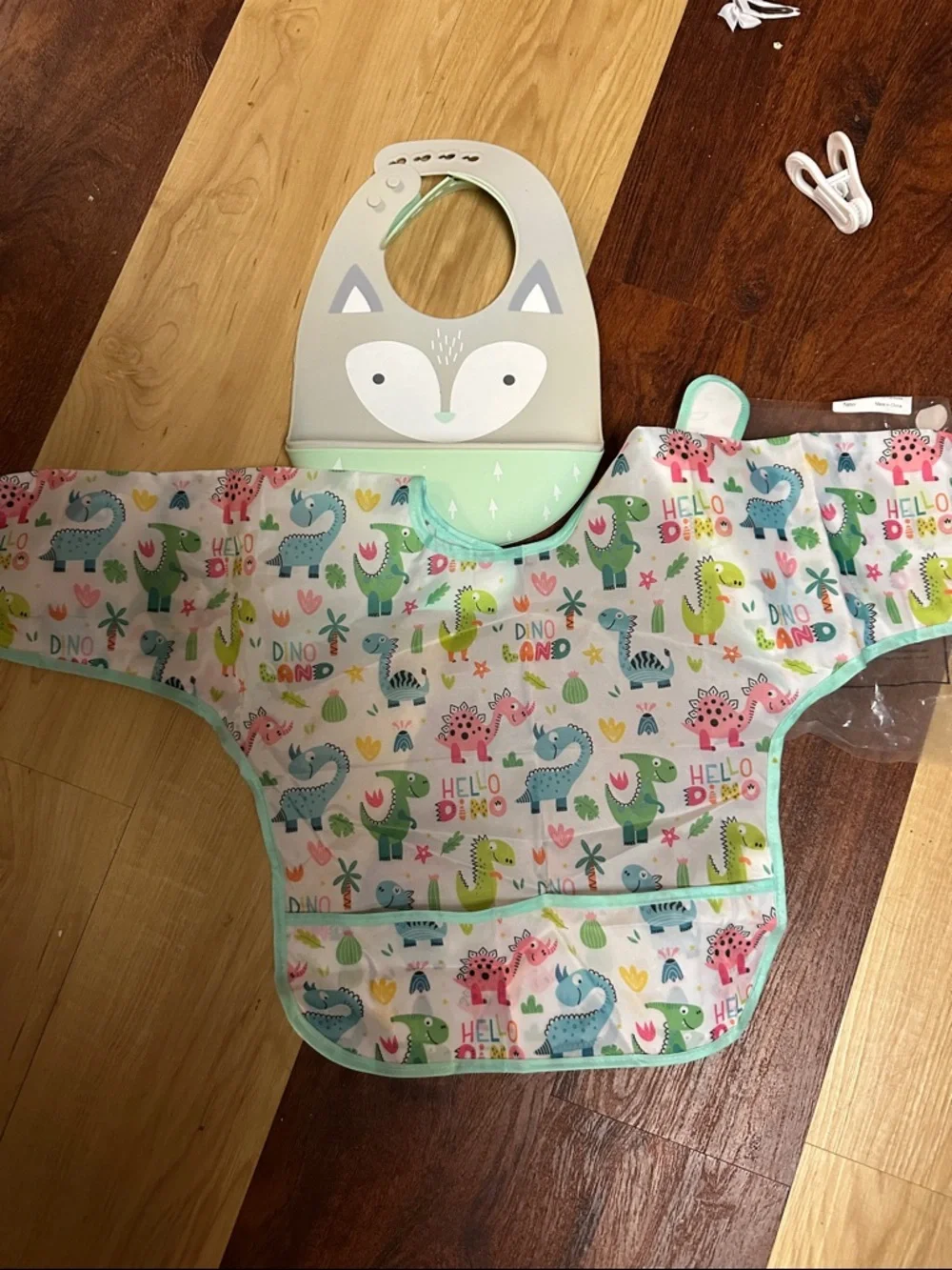 Kids Waterproof Dino Print Long-Sleeve Feeding Bib with Pocket - Mint Trim