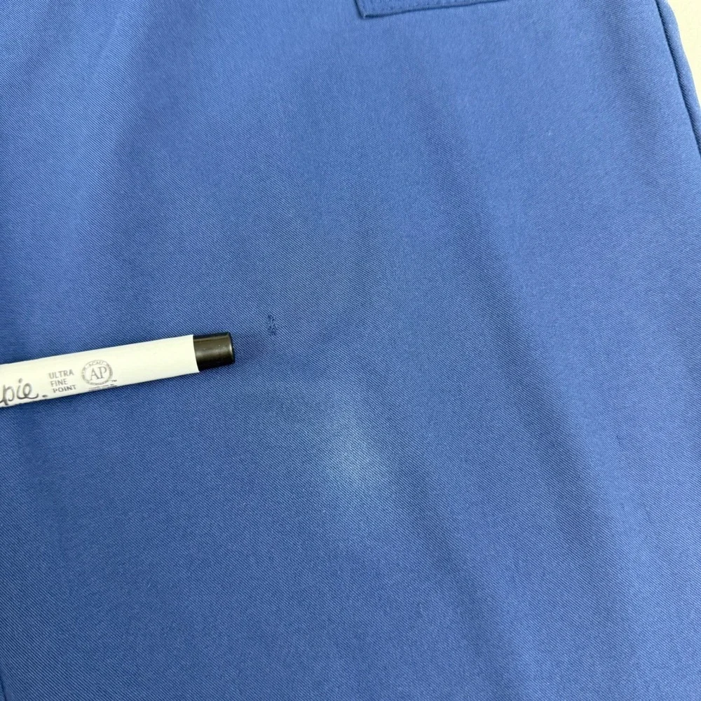 Beyond Scrubs detail elastic ankle
