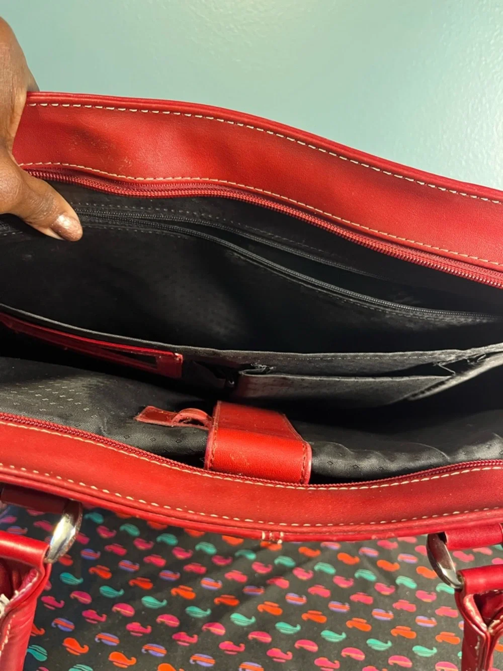 • Targus Red 14” Laptop Tote Bag Faux Leather Briefcase