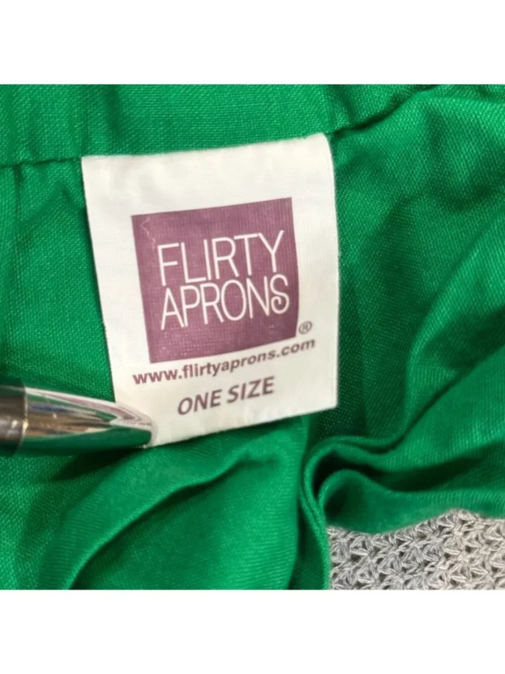 Flirty Aprons apron features