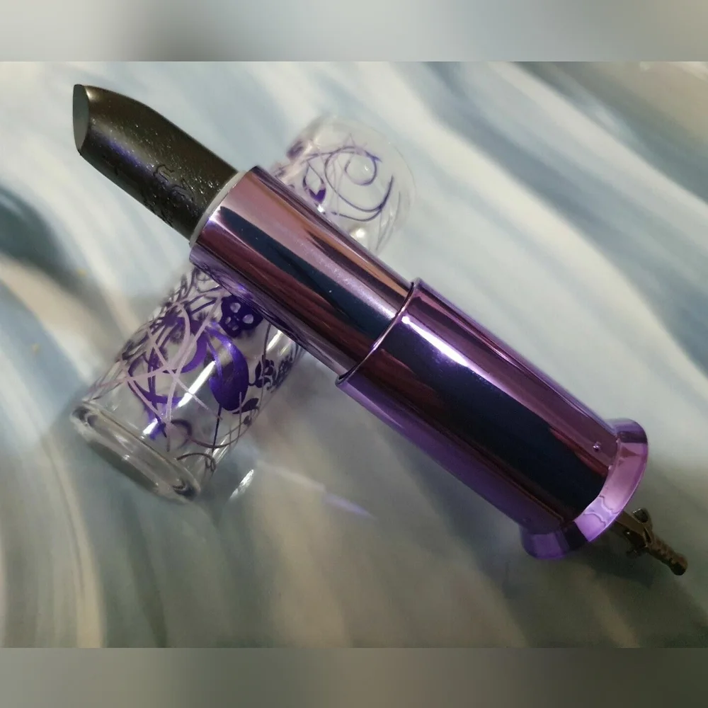 Urban Decay glitter longer