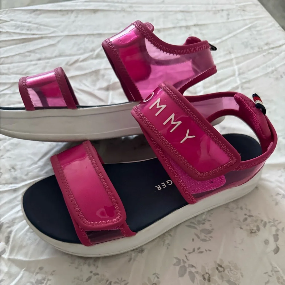 Tommy Hilfiger vibrant fuchsia