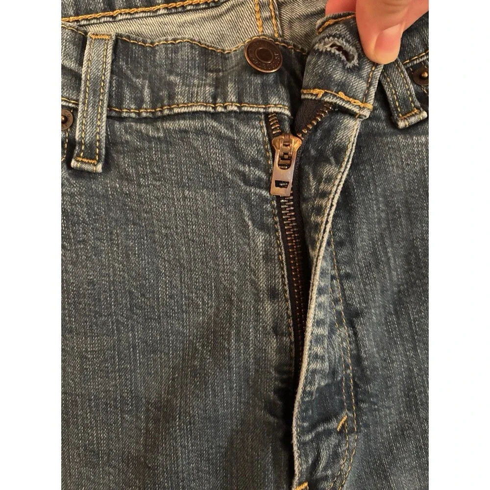 Levis spots which