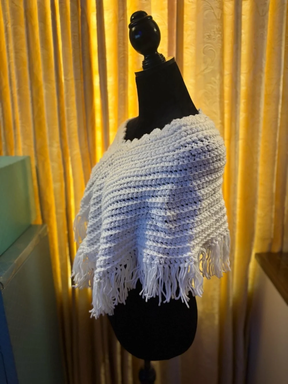 Hand Crafted edges boho detailing