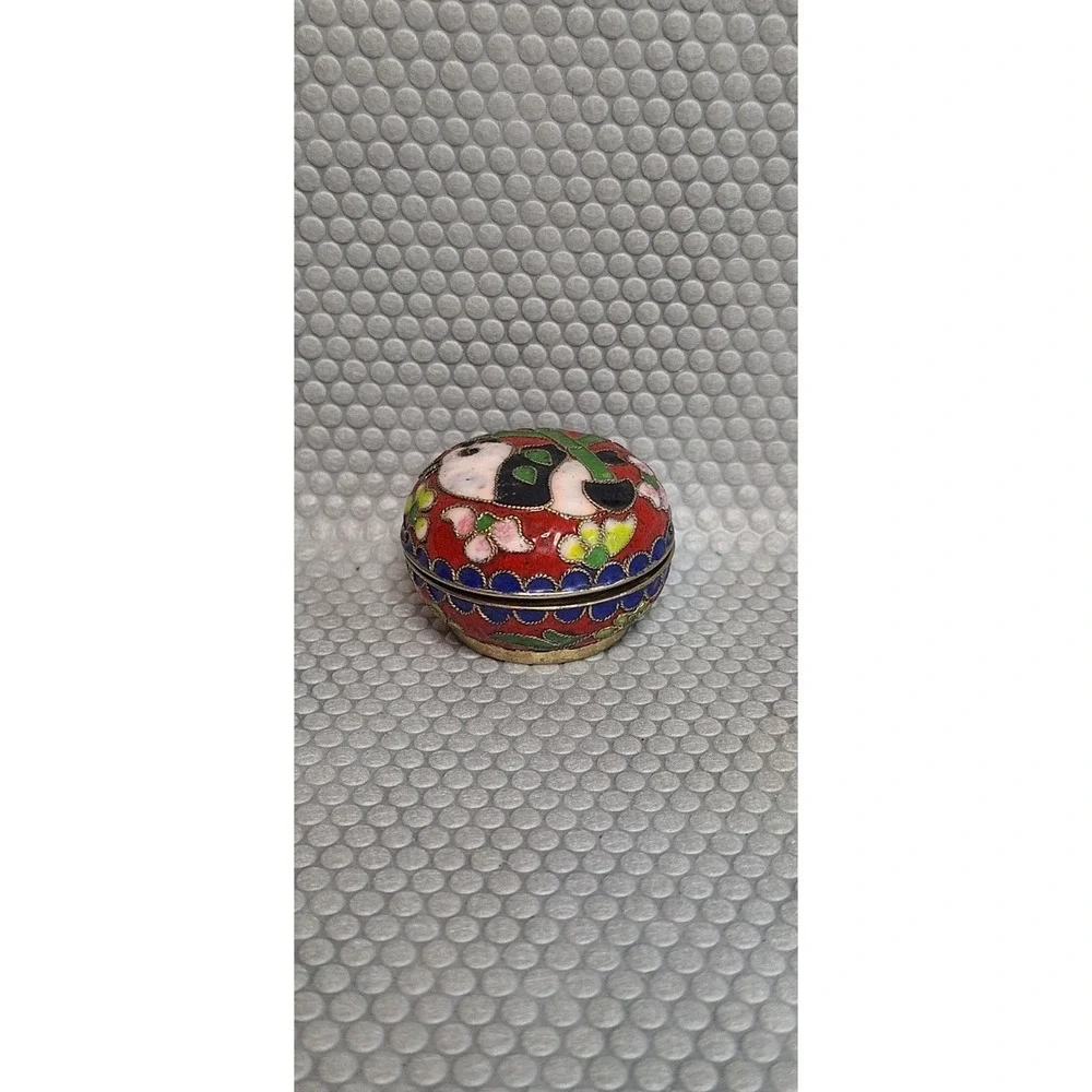*VINTAGE* CHINESE CLOISONNE MINIATURE PANDA BEAR TRINKET RING BOX