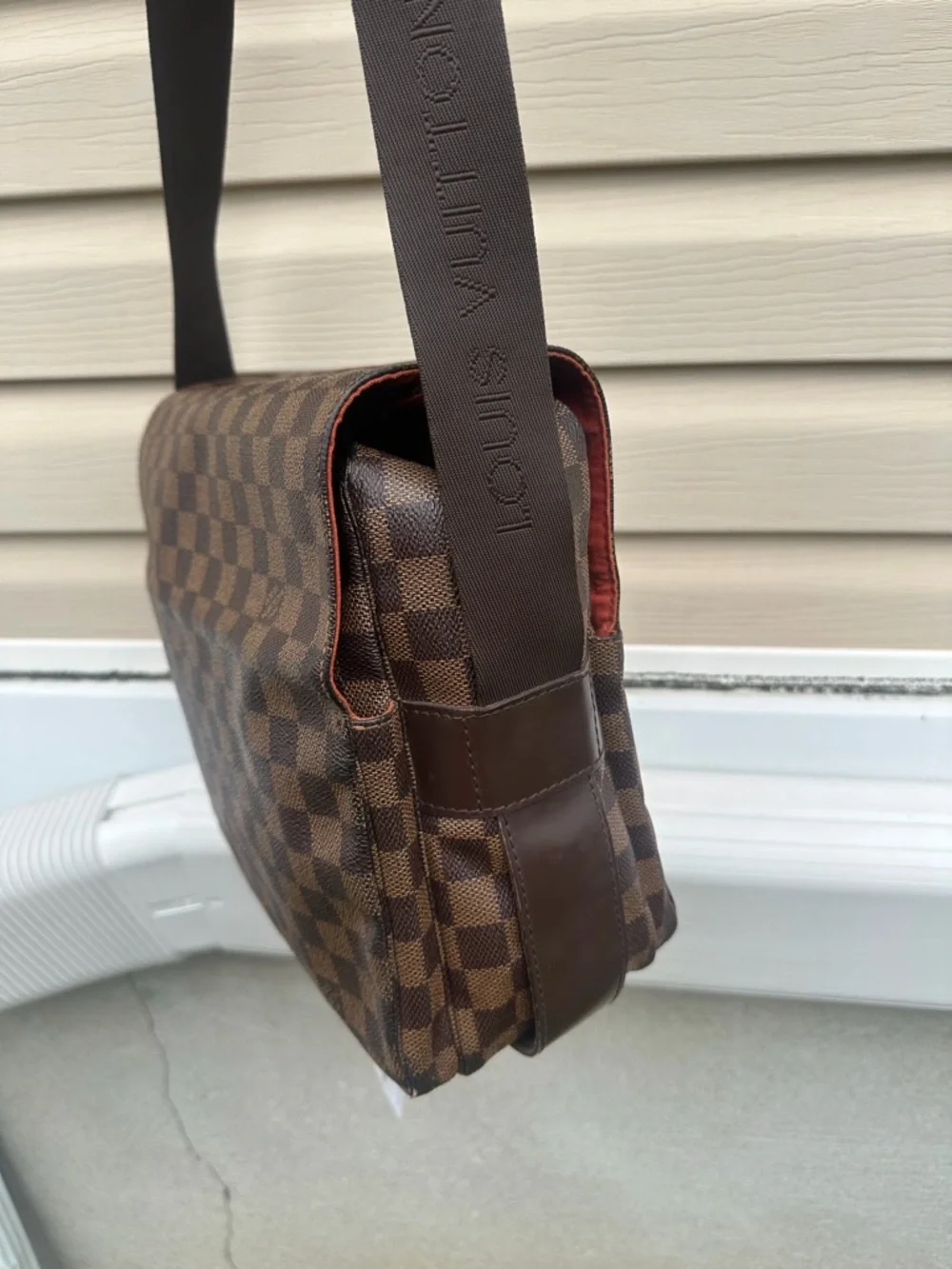 Louis Vuitton    •   model    •   interior design