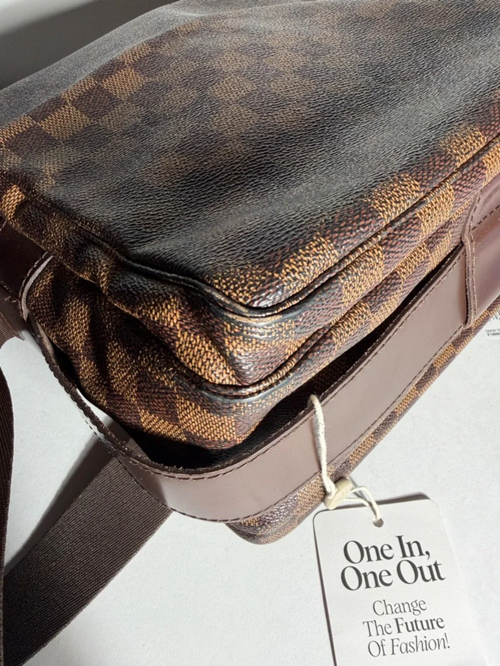 Louis Vuitton features light