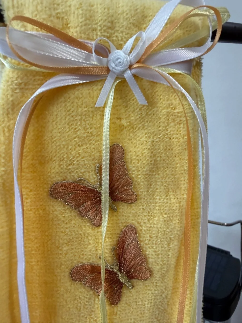 🦋 Hand Crafted Yellow & White Embroidered Towel & Toilet Paper Holder 🦋